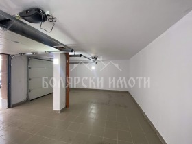 Garage Akatsiya, Veliko Tarnovo 2