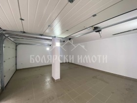 Garage Akatsiya, Veliko Tarnovo 1
