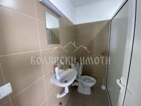 Garage Akatsiya, Veliko Tarnovo 4