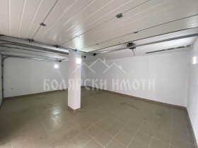 Garage Akatsiya, Veliko Tarnovo 3