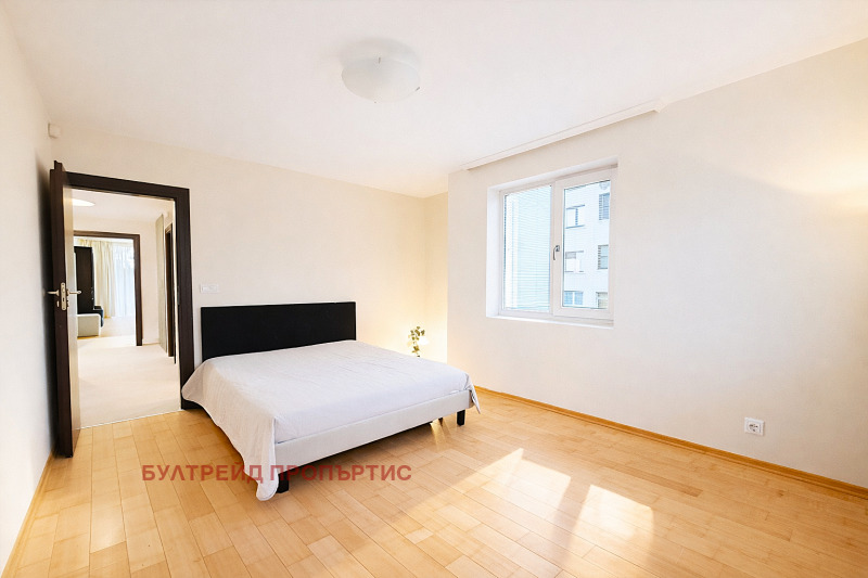 Дава под наем 3-СТАЕН, гр. София, Стрелбище, снимка 8 - Апартаменти - 53159609