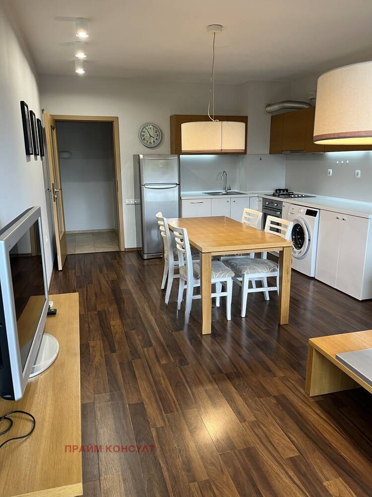 Дава под наем 2-СТАЕН, гр. Пловдив, Център