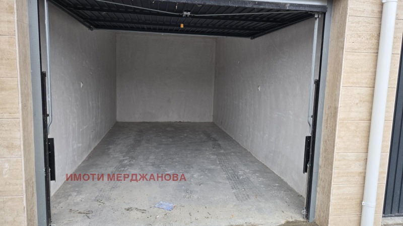 Дава под наем ГАРАЖ, ПАРКОМЯСТО, гр. Пловдив, Остромила, снимка 6 - Гаражи и паркоместа - 53130263
