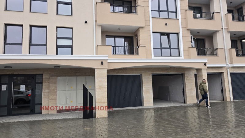 Дава под наем ГАРАЖ, ПАРКОМЯСТО, гр. Пловдив, Остромила, снимка 3 - Гаражи и паркоместа - 53130263