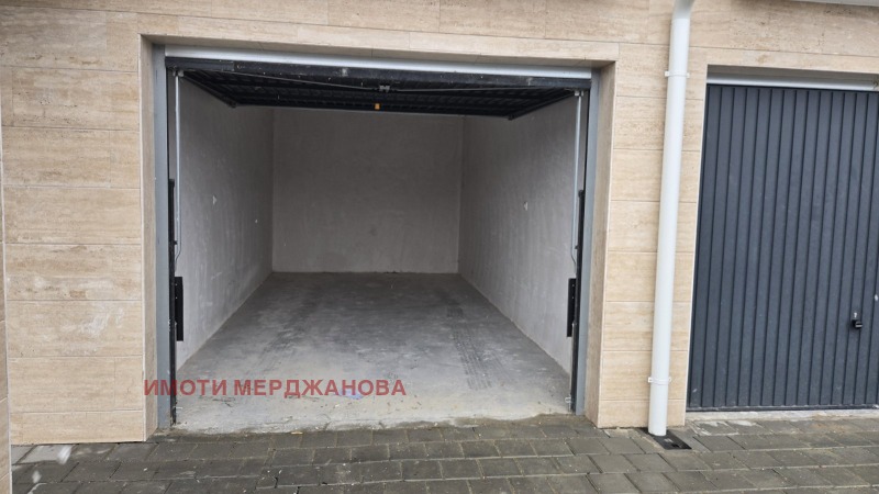 Дава под наем ГАРАЖ, ПАРКОМЯСТО, гр. Пловдив, Остромила, снимка 7 - Гаражи и паркоместа - 53130263