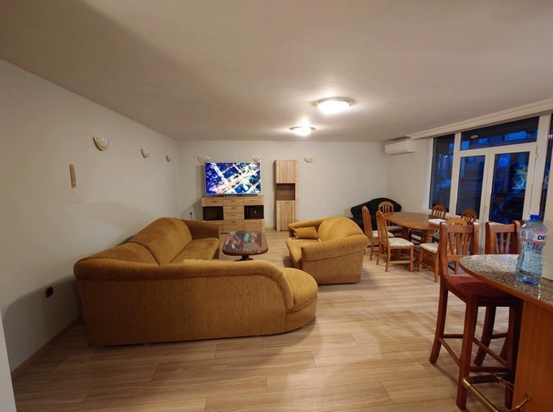 Дава под нем  3-стаен, град София, Иван Вазов • 1 400 EUR • ID 52077910 — holmes.bg - [1] 