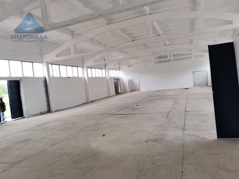 För uthyrning  Lagring Pleven , Industrialna zona - Zapad , 573 kvm | 95596675 - bild [4]