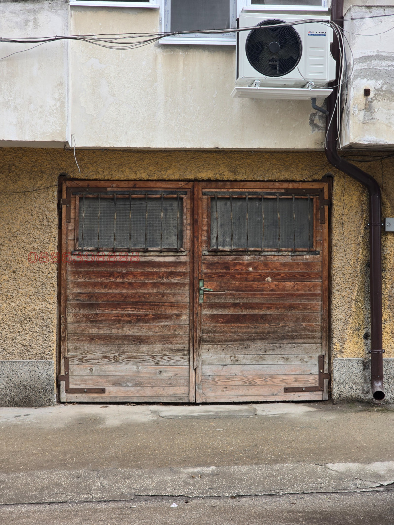 Дава под наем ГАРАЖ, ПАРКОМЯСТО, гр. Велико Търново, Център