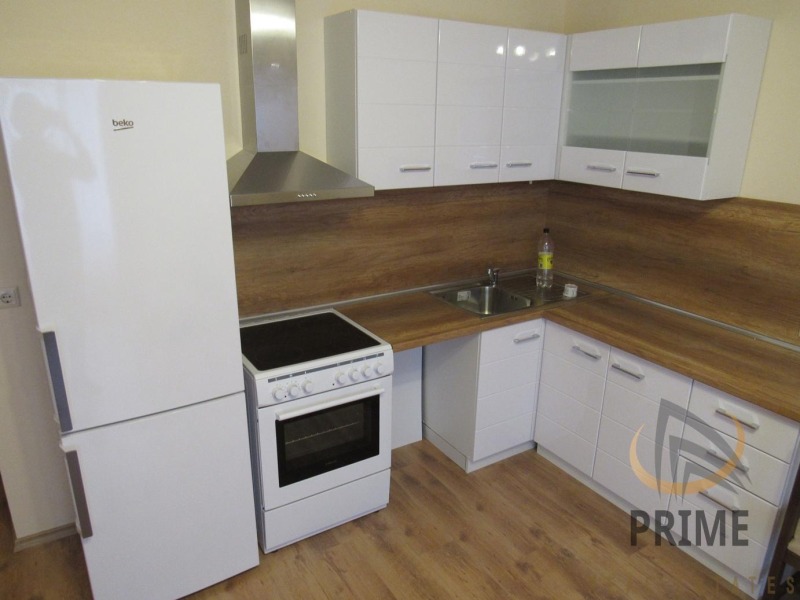 A louer  2 chambres Bourgas , Vazrajdane , 85 m² | 86780766