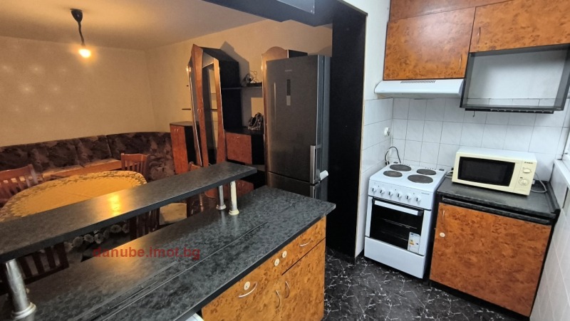 Дава под наем 4-СТАЕН, гр. Русе, Родина 1, снимка 3 - Апартаменти - 53023314