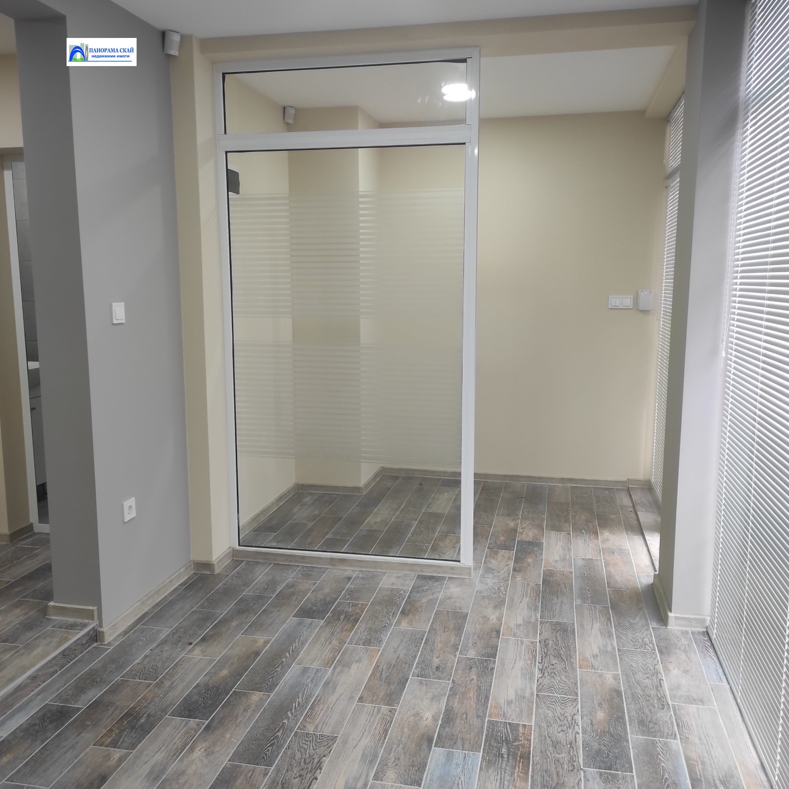 Дава под наем ОФИС, гр. Плевен, Идеален център, снимка 2 - Офиси - 53861427