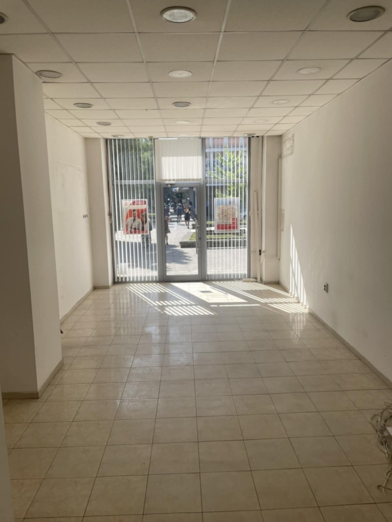 Дава под наем  Офис град Монтана , Идеален център , 70 кв.м | 51090702