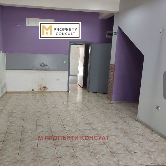 Дава под наем МАГАЗИН, гр. Плевен, Широк център