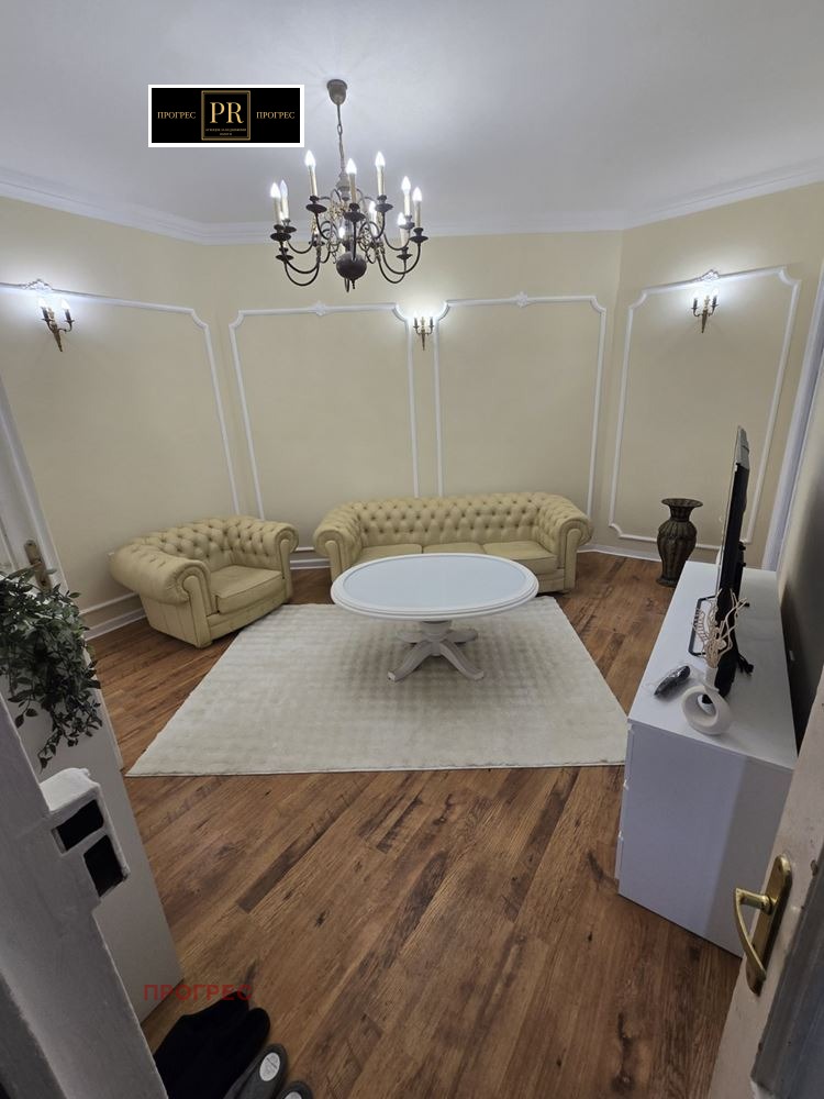 Дава под наем ЕТАЖ ОТ КЪЩА, гр. Пловдив, Център