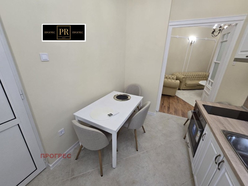 Дава под наем ЕТАЖ ОТ КЪЩА, гр. Пловдив, Център, снимка 4 - Етаж от къща - 52648402