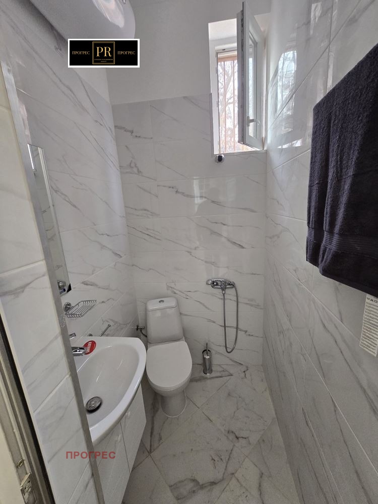 Дава под наем ЕТАЖ ОТ КЪЩА, гр. Пловдив, Център, снимка 8 - Етаж от къща - 52648402