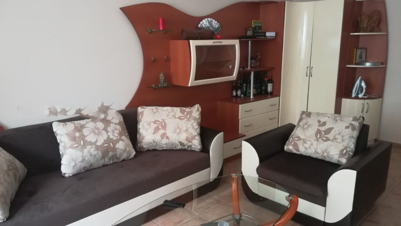 Дава под нем  3-стаен, град София, Оборище •  700 EUR • ID 17590318 — holmes.bg - [1] 