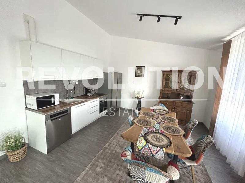 A louer  3 chambres Varna , Tsentar , 100 m² | 12796817