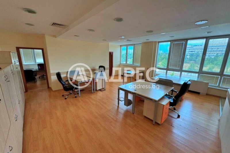 Do wynajęcia  Biuro Sofia , Mladost 4 , 143 mkw | 82642472