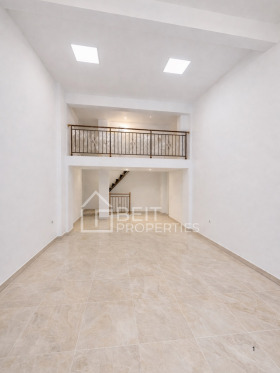 МАГАЗИН, 66 m2