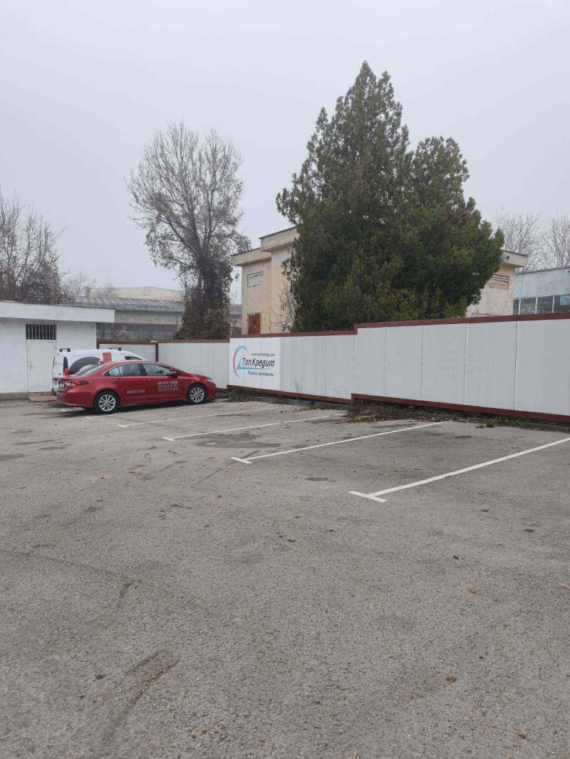 Дава под наем ГАРАЖ, ПАРКОМЯСТО, гр. Плевен, Широк център, снимка 2 - Гаражи и паркоместа - 52856648