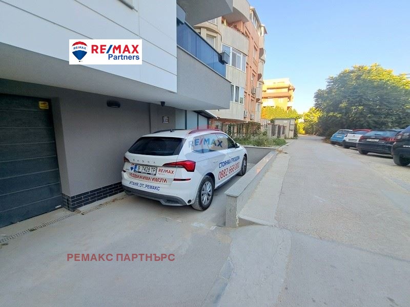 Da affittare  Posto auto Varna , Levski 1 , 12 mq | 34221149