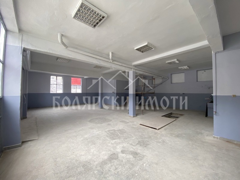 Дава под Наем СКЛАД в град Велико Търново, Чолаковци - 140 кв.м / 640 € » 1 251.73 лв., БОЛЯРСКИ ИМОТИ