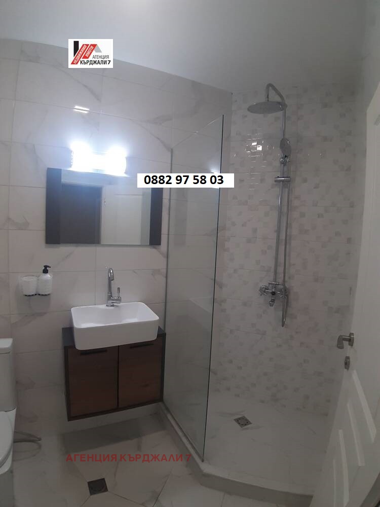 Дава под наем  2-стаен град Кърджали , Център , 73 кв.м | 82727716 - изображение [13]