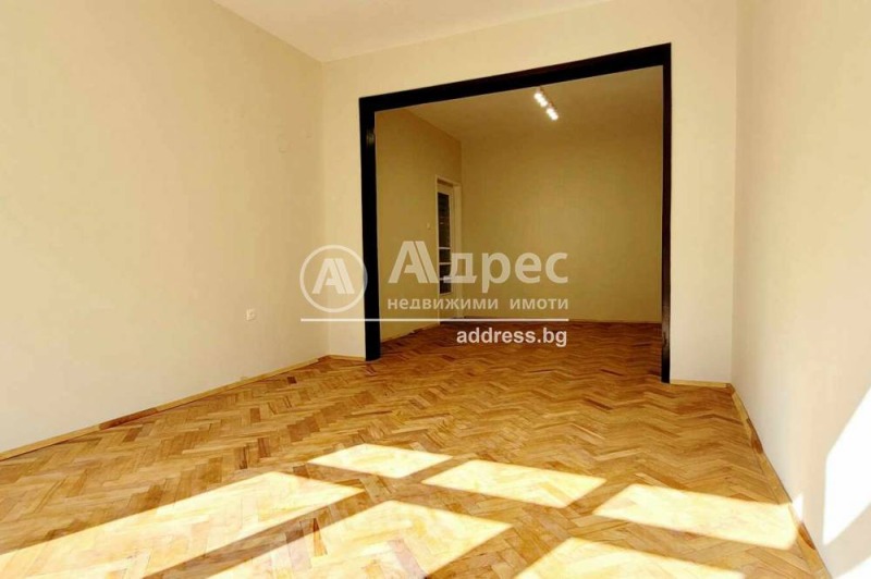 Дава под нем  3-стаен, град София, Център •  800 EUR • ID 91658603 — holmes.bg - [1] 