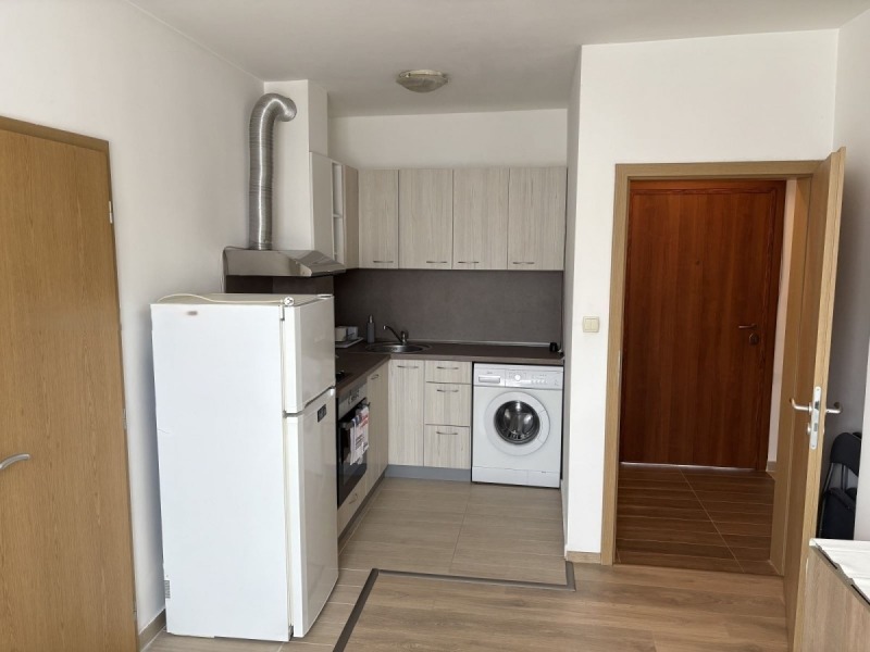 Дава под нем  2-стаен, град София, Банишора •  486 EUR • ID 31694083 — holmes.bg - [1] 