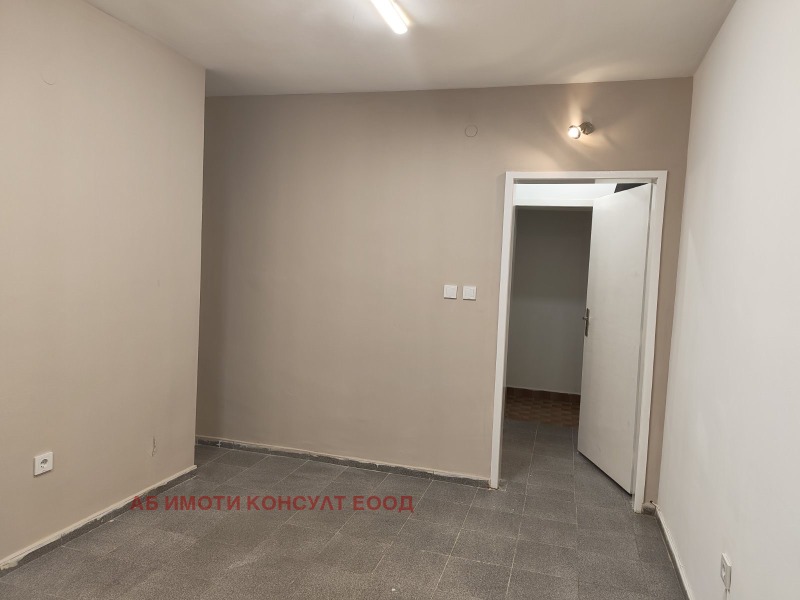 Дава под нем  Офис, град София, Лагера •  160 € • ID 68274570 — holmes.bg - [1] 