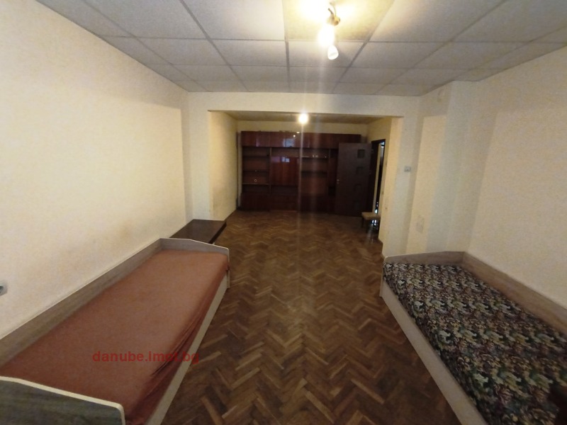 För uthyrning  2 sovrum Ruse , Centar , 75 kvm | 56326623 - bild [4]