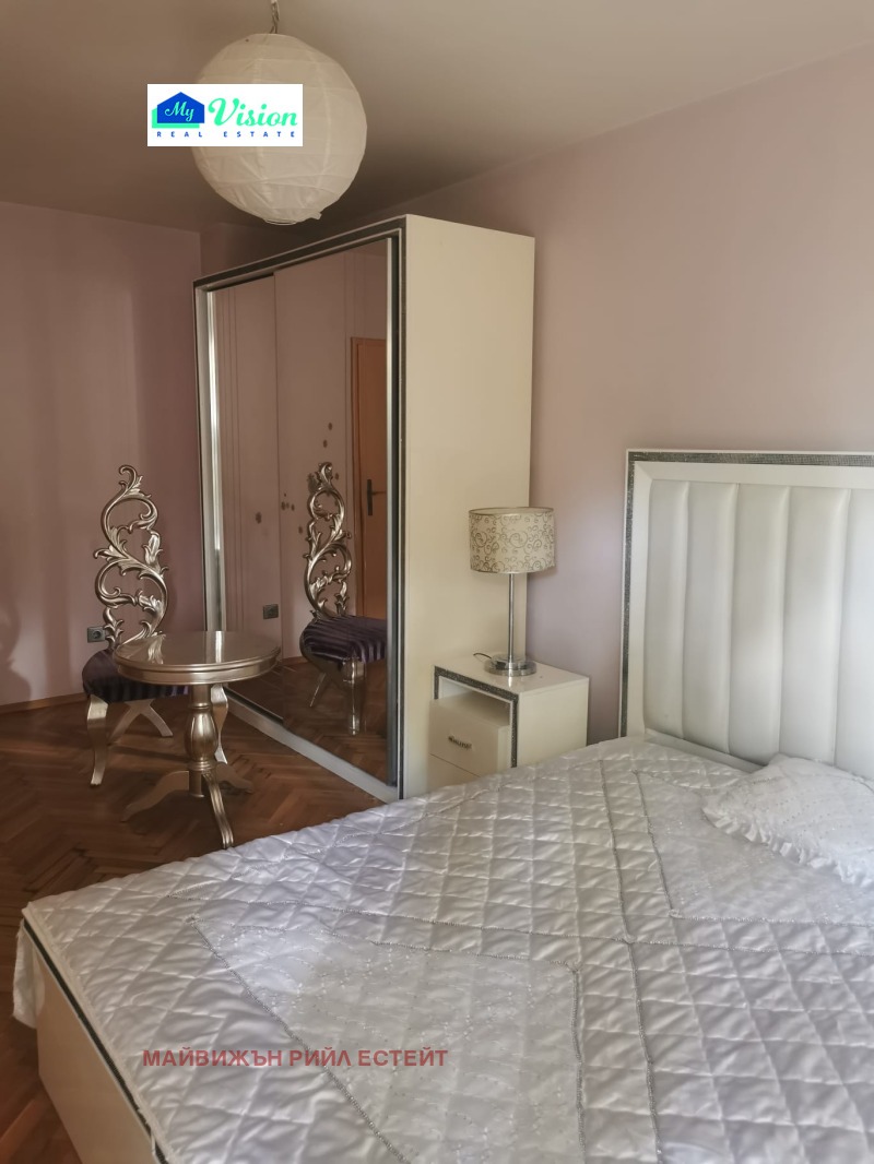 Дава под нем  3-стаен, град София, Лозенец •  600 EUR • ID 80110942 — holmes.bg - [1] 