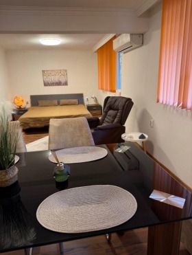 1 quarto Reduta, Sofia 6