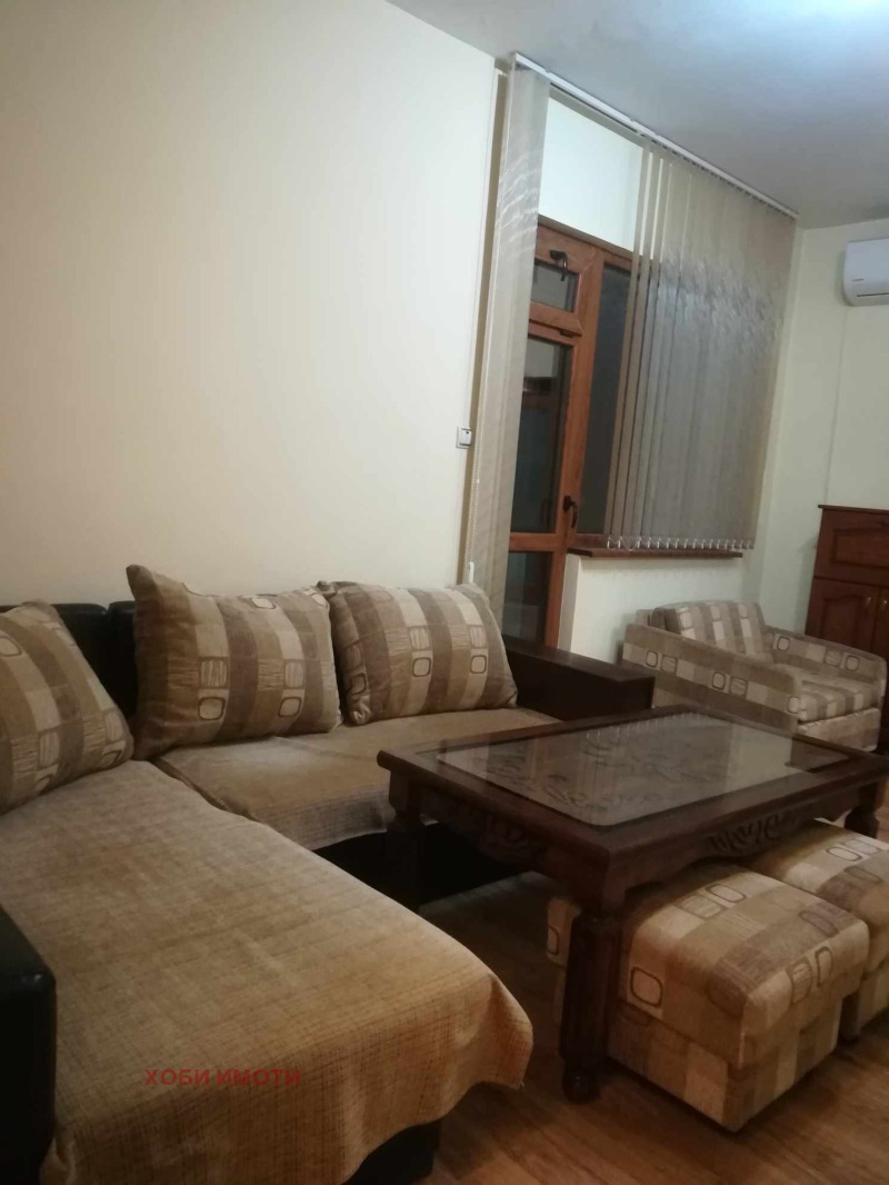 Zu vermieten  1 Schlafzimmer Plowdiw , Kjutschuk Parisch , 70 qm | 92640375