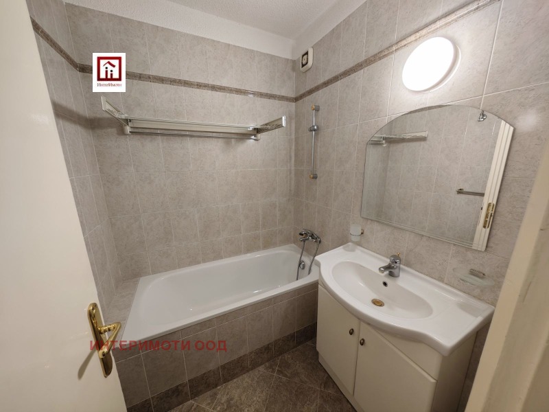 Издаје се  2 спаваће собе Софија , Центар , 118 м2 | 33660737 - слика [11]