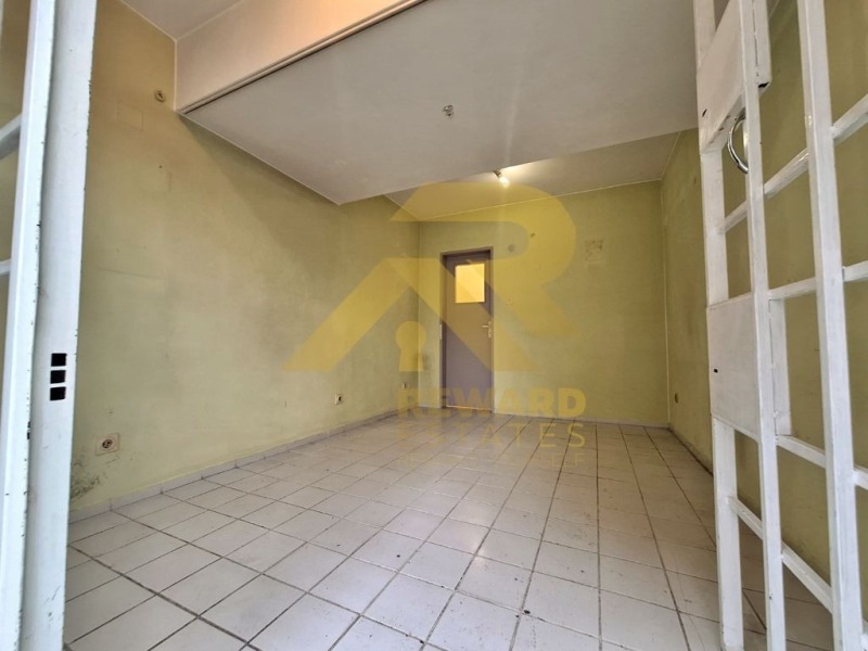 Издаје се  Схоп Софија , Центар , 16 м2 | 77321432 - слика [2]