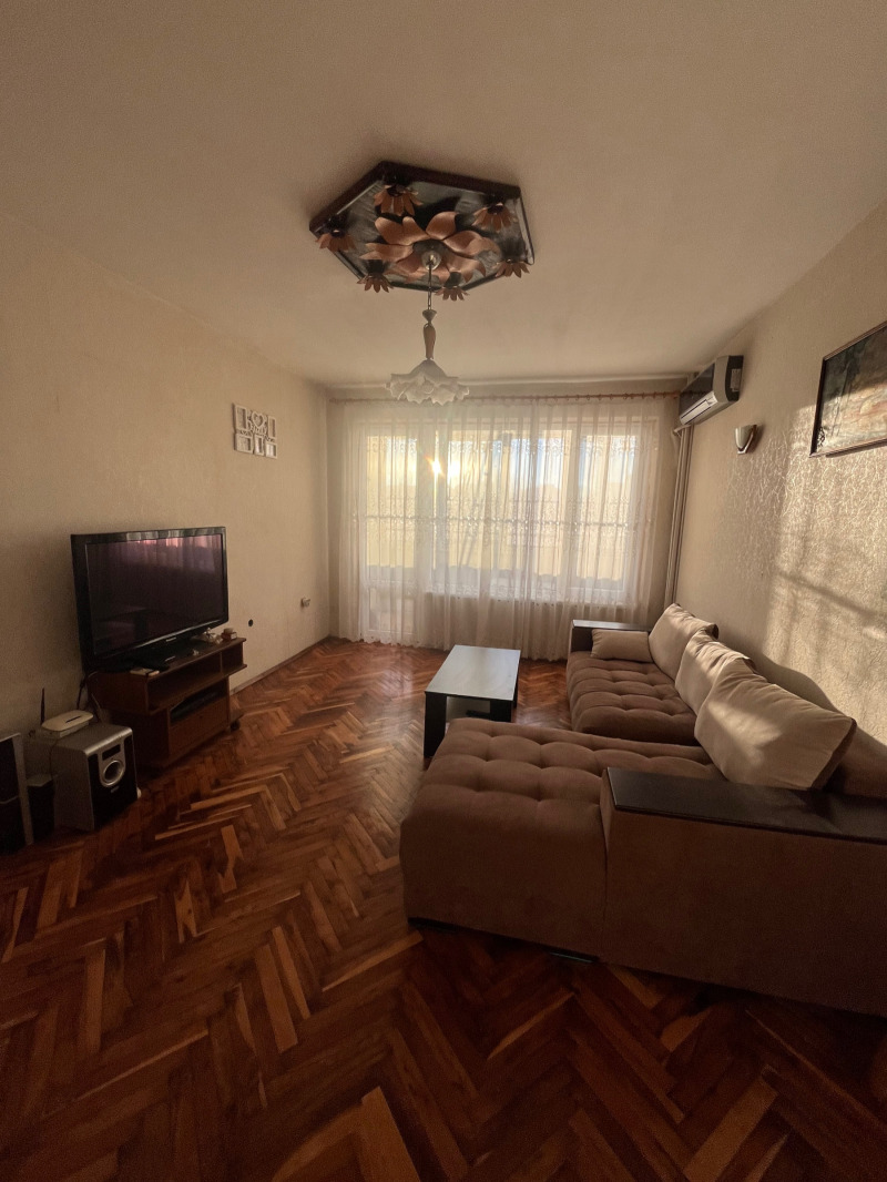 Дава под Наем 3-СТАЕН в град Варна, Левски 1 - 55 кв.м / 350 € » 684.54 лв., ВАРНА КОНСУЛТ