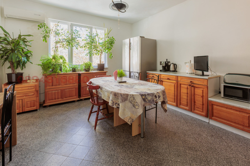 Дава под наем 3-СТАЕН, гр. Бургас, Център, снимка 2 - Апартаменти - 52779347