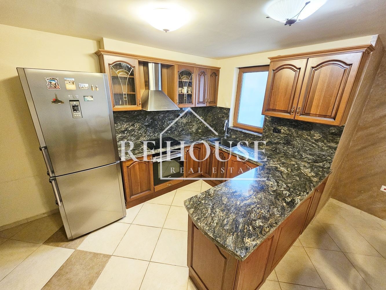 Дава под наем КЪЩА, гр. Варна, м-т Долна Трака, снимка 4 - Къщи - 53674567