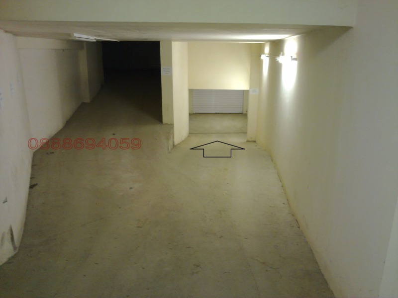 Дава под наем ГАРАЖ, ПАРКОМЯСТО, гр. София, Гео Милев, снимка 3 - Гаражи и паркоместа - 52693846