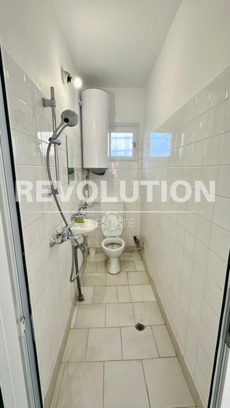 Дава под наем ЕТАЖ ОТ КЪЩА, гр. Пловдив, Център, снимка 6 - Етаж от къща - 53070025