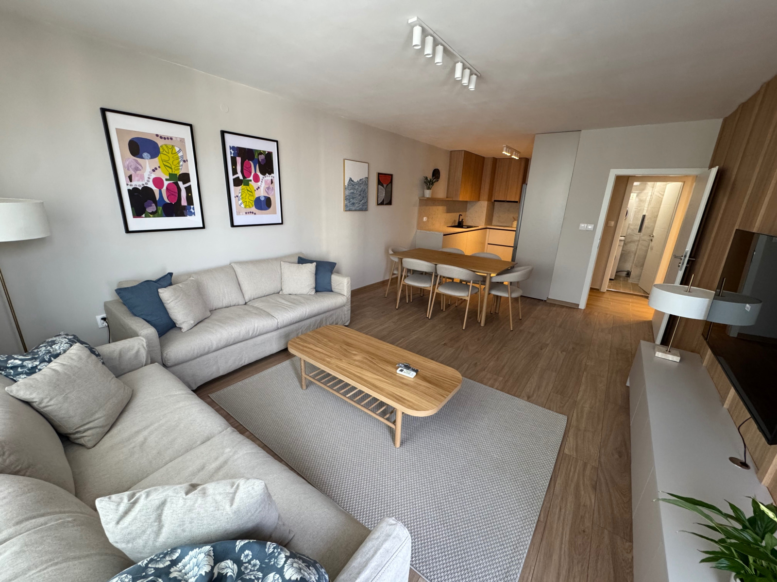 Дава под наем 3-СТАЕН, гр. София, Дървеница