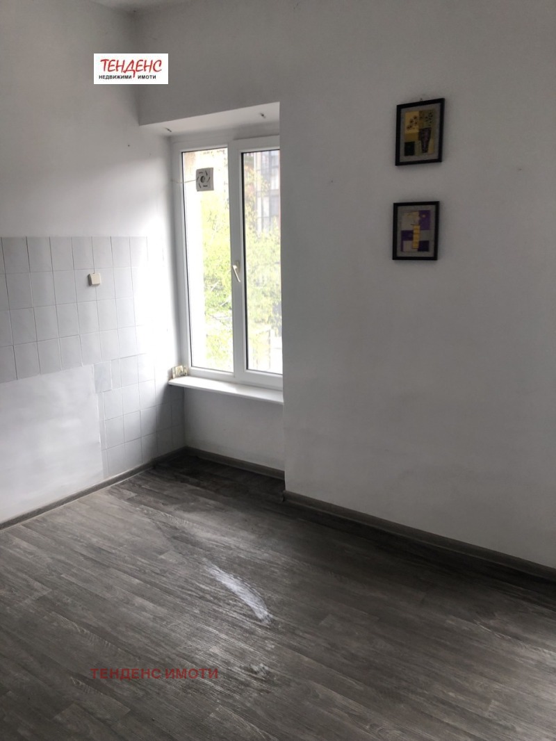 Дава под наем ОФИС, гр. Кърджали, Център, снимка 4 - Офиси - 53592725