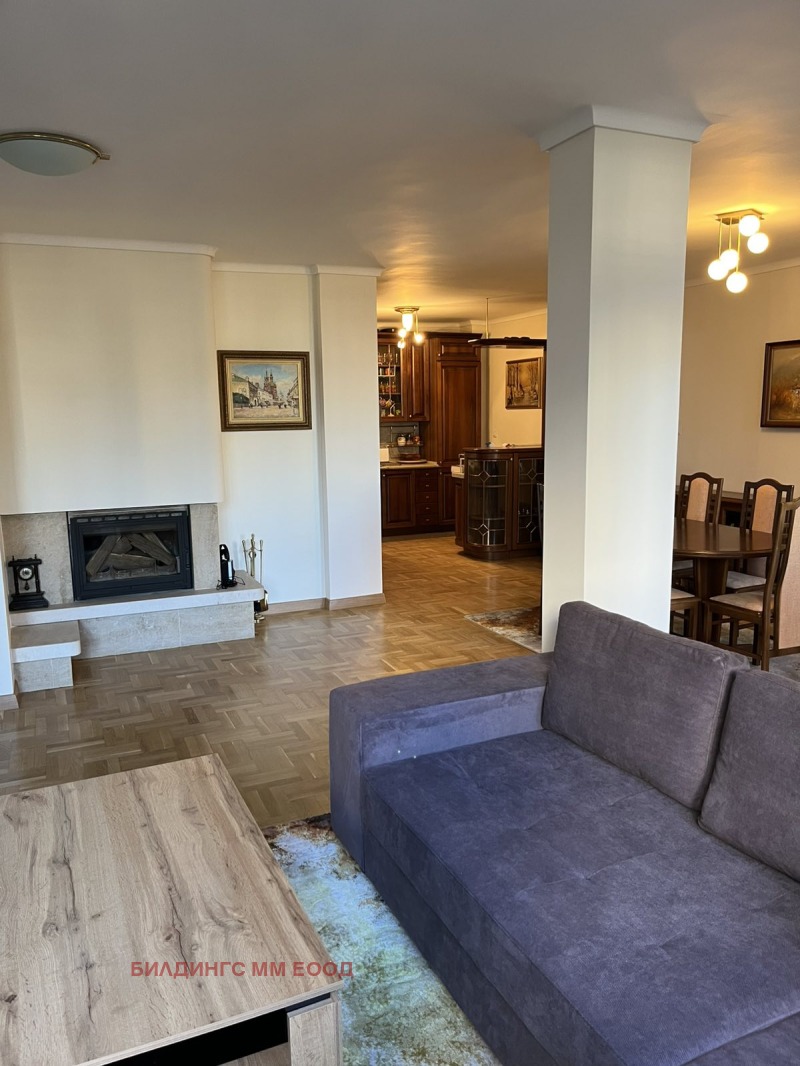 Te huur  2 slaapkamers Sofia , Bakston , 135 m² | 42051180