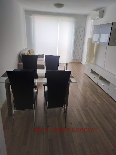 Zu vermieten  2 Schlafzimmer Sofia , Lagera , 105 qm | 95314443