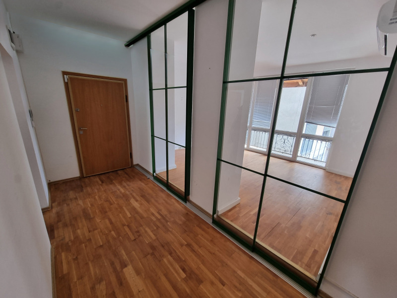 Kiadó  Hivatal Sofia , Centar , 110 négyzetméter | 69542302
