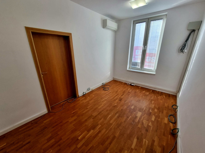 Kiadó  Hivatal Sofia , Centar , 110 négyzetméter | 69542302 - kép [15]