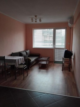 1 quarto Kolhozen pazar, Varna 1