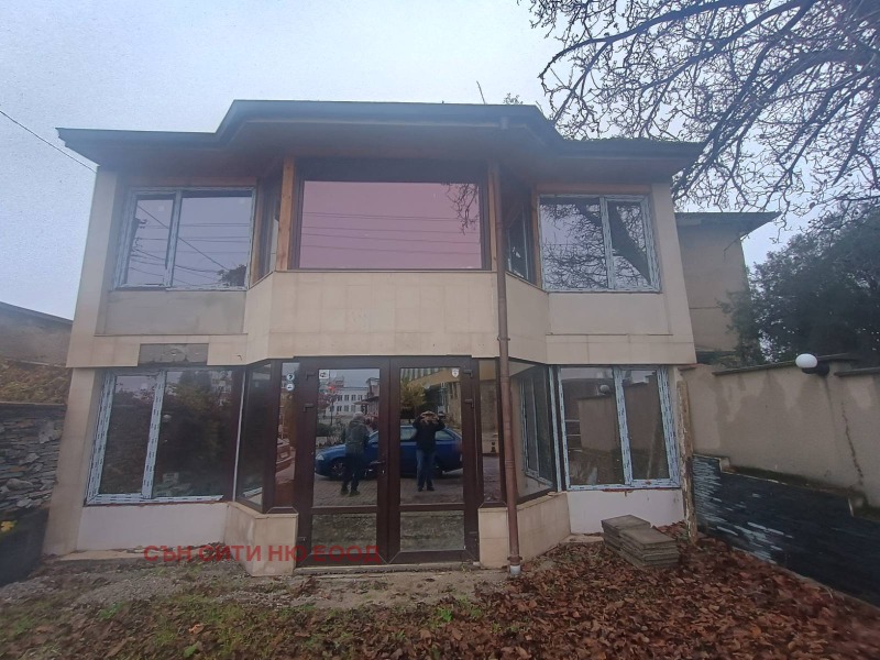 Дава под Наем ЗАВЕДЕНИЕ в област София, гр. Костинброд - 108 кв.м / 1 000 € » 1 955.83 лв., СЪН СИТИ НЮ ЕООД